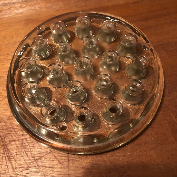 Retro glass flower frog for displaying flower arrangements or for the collector - Picture 4 of 6